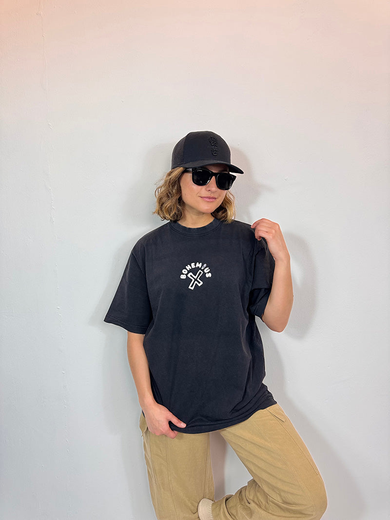 CAMISETA NEGRA MANGA CORTA BOHEMIUS Y X QUE NO