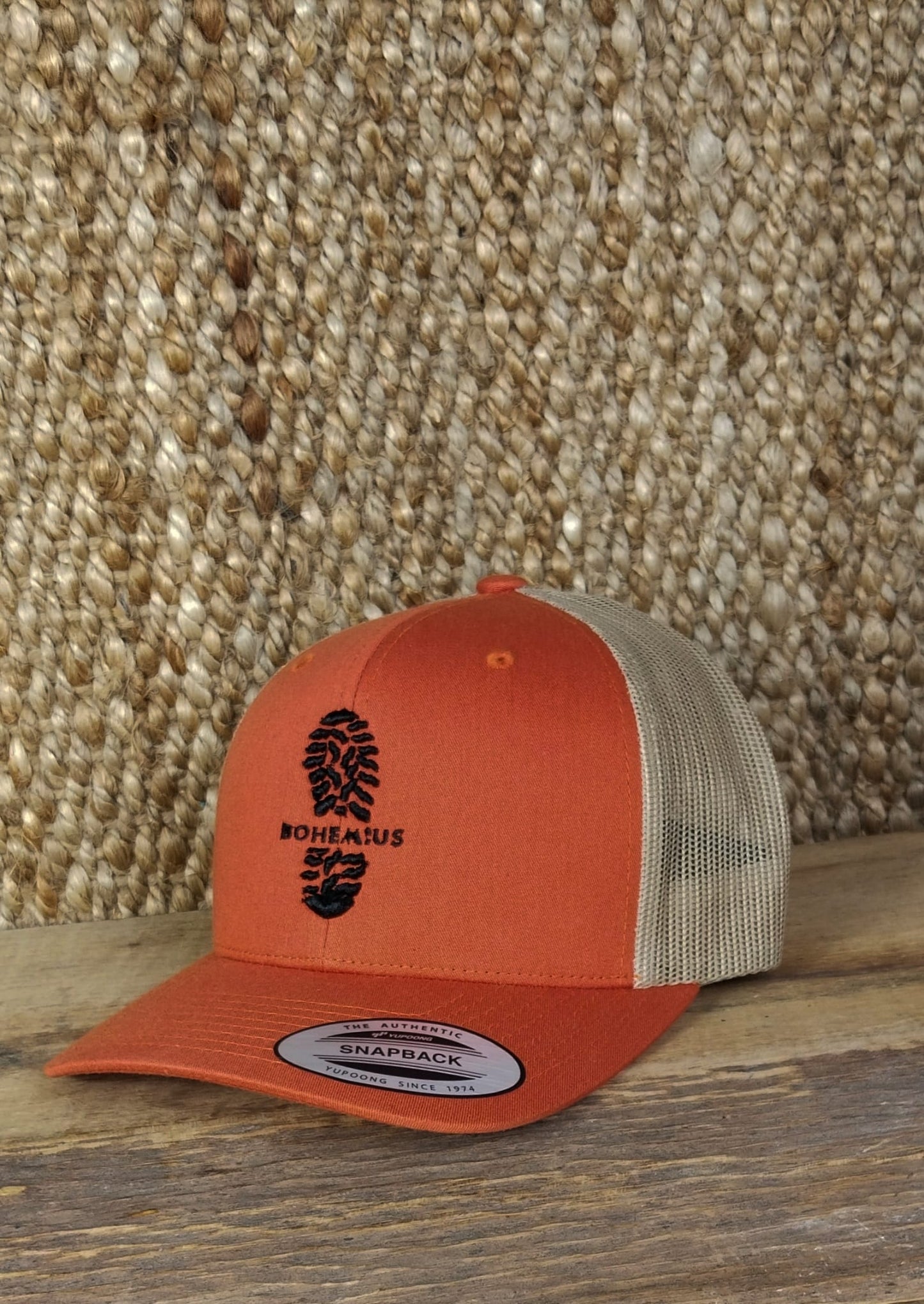 GORRA NARANJA/ARENA BORDADO 3D NEGRO