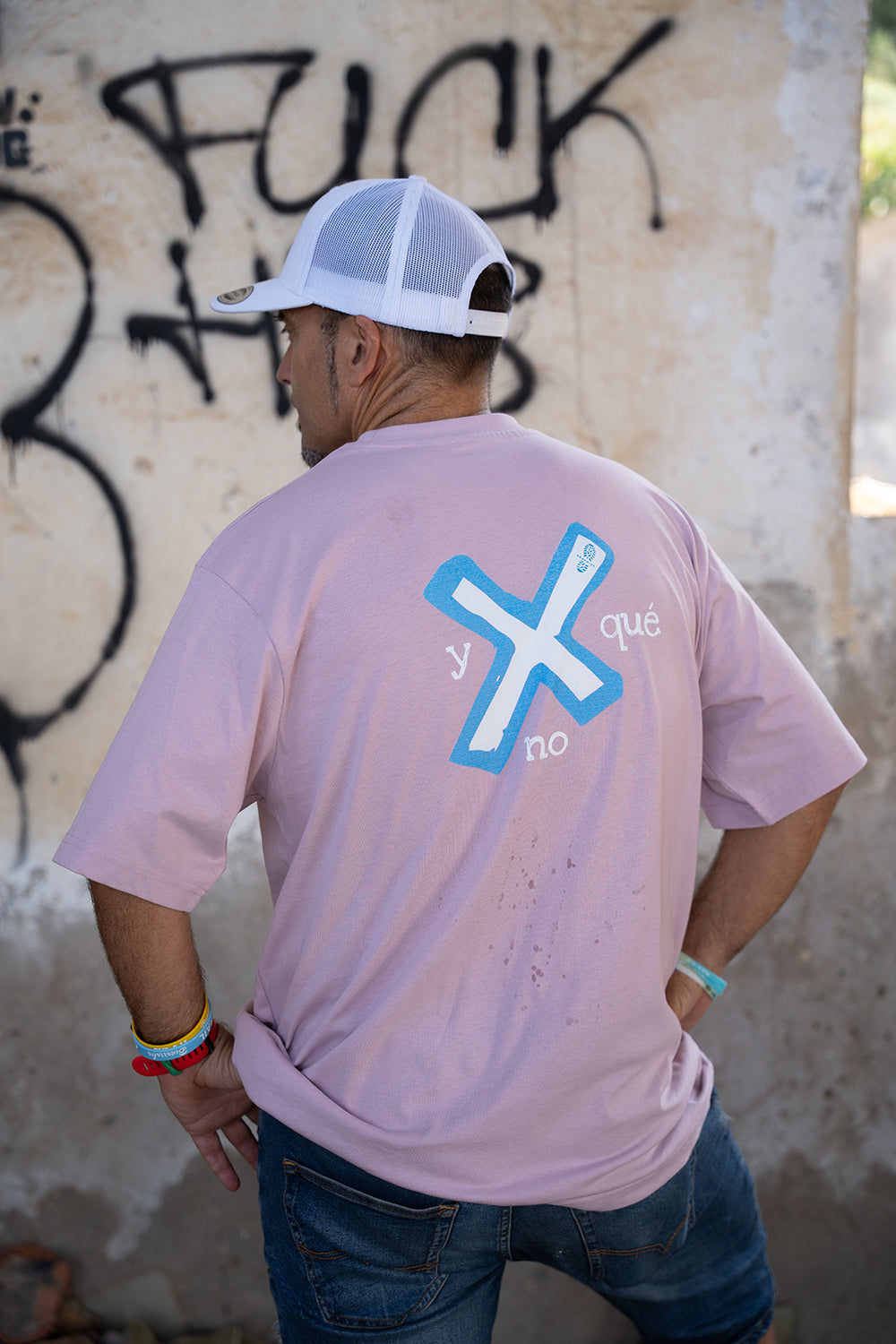 CAMISETA OVERSIZE MALVA Y  X QUE NO