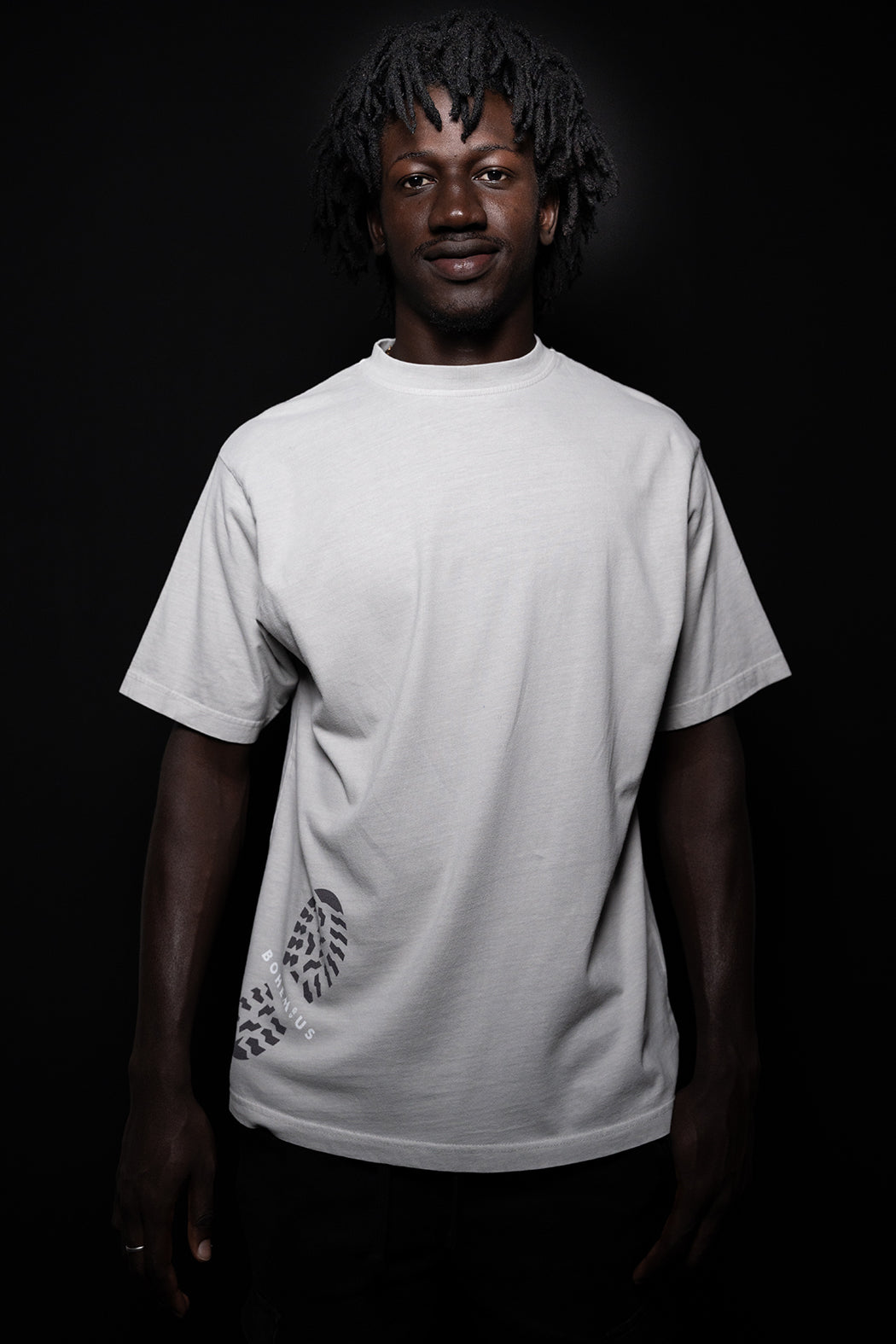 CAMISETA BOHEMIUS MENOS ES MAS