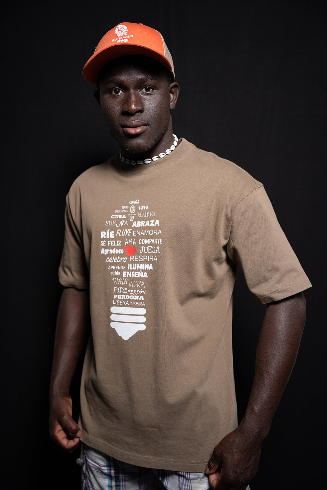 CAMISETA VERDE CAQUI ILUMINA